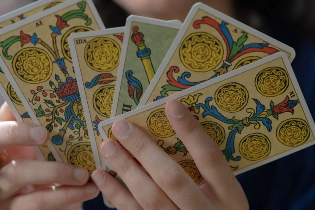 How Do You Pull Tarot Cards
