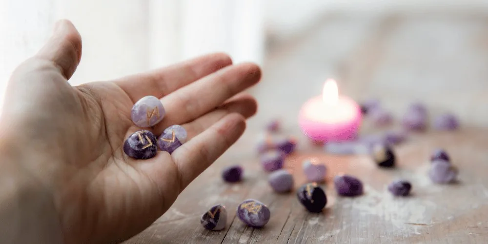rune reading image