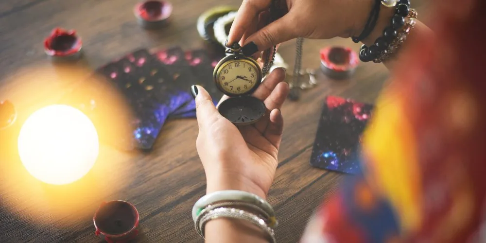 Psychic Reading vs. Astrology