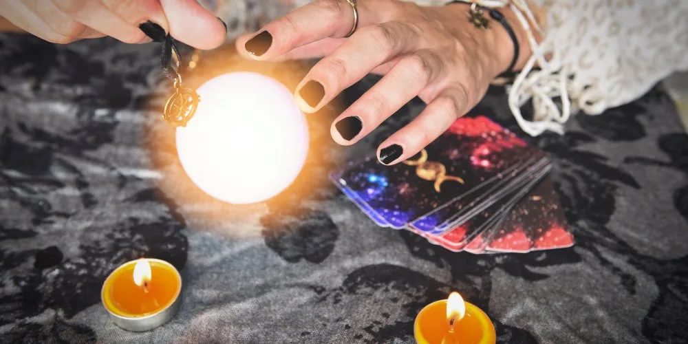 Psychic Reading vs. Astrology