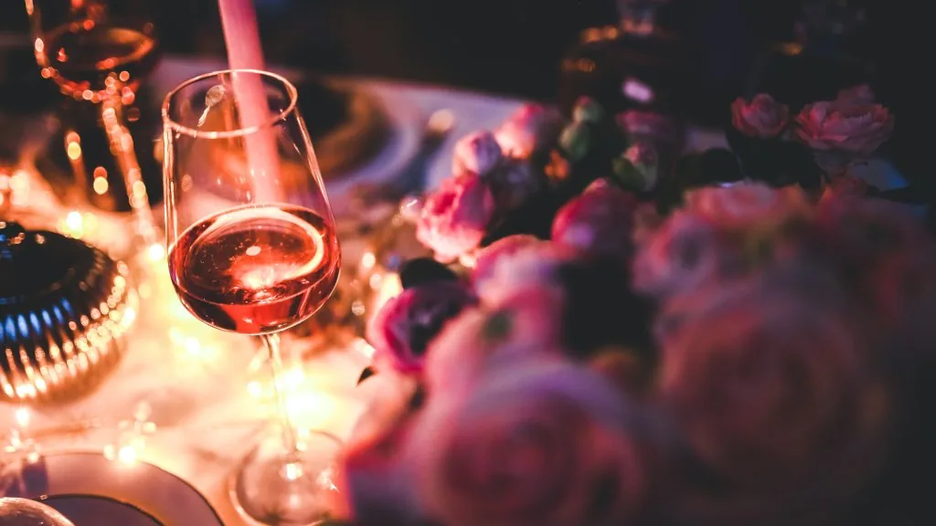 what do pink roses mean in a relationship