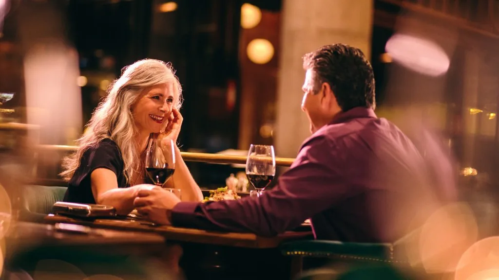 should a guy always pay in a relationship