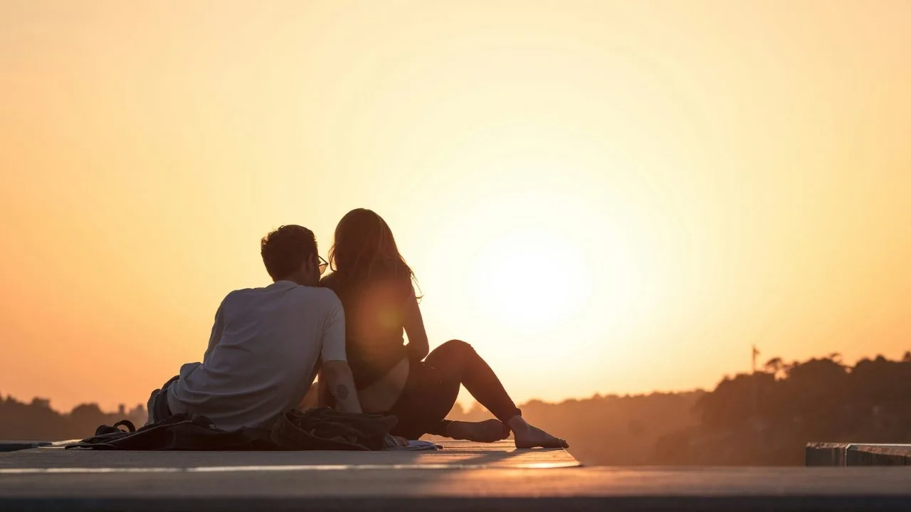 Image for pros and cons of a relationship