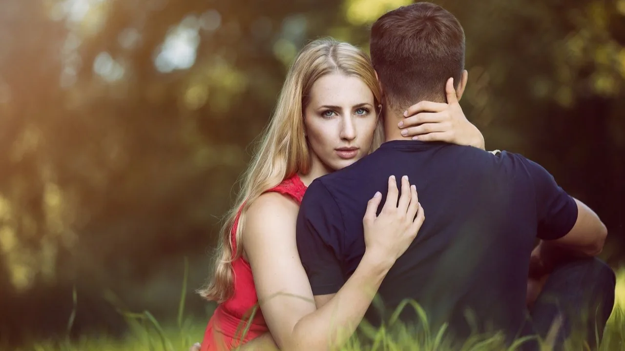 Image for signs your ex is unhappy in new relationship